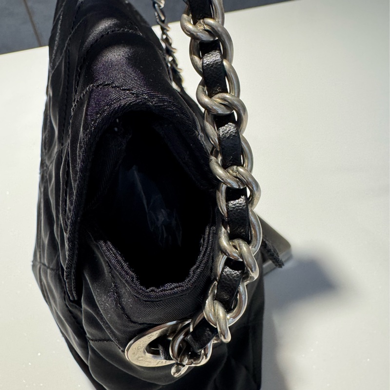 Prada 三角牌黑銀鏈條包 （有保卡）-12