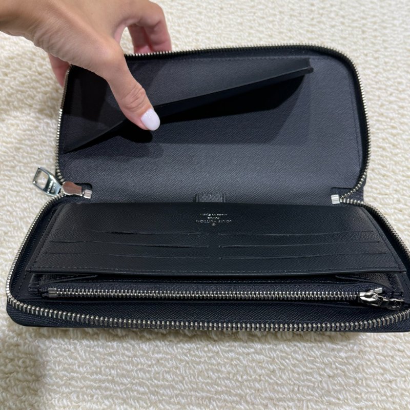 Louis Vuitton - 黑色EPI銀釦商務型長夾-3