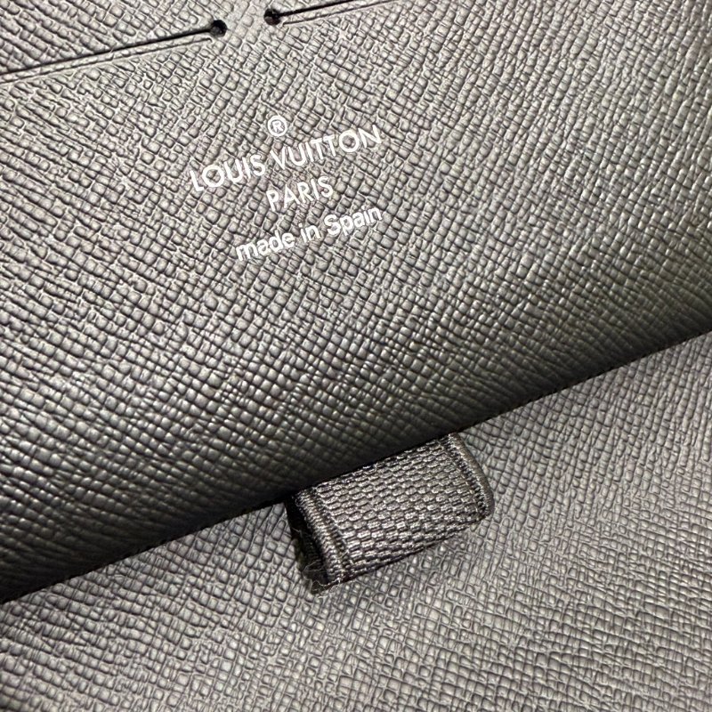 Louis Vuitton - 黑色EPI銀釦商務型長夾-10