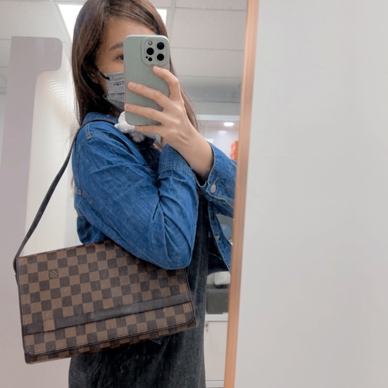 Lv tribeca 啡色棋盤格腋下包/肩背包-12