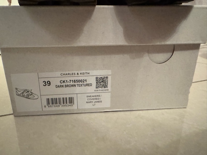 charles & keith 新品 silko系列深棕絨-12