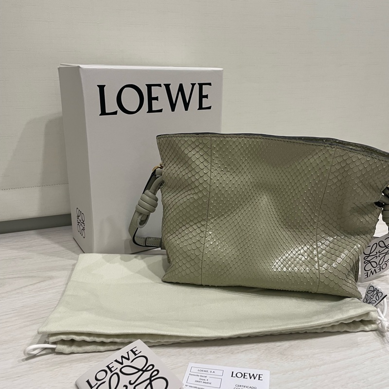 Loewe_Mini Flamenco Marble Light Green Snakeskin Knot Clutch-1