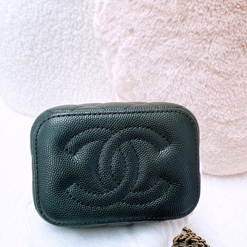 Chanel 黑金牛皮化妝包/小盒子-3