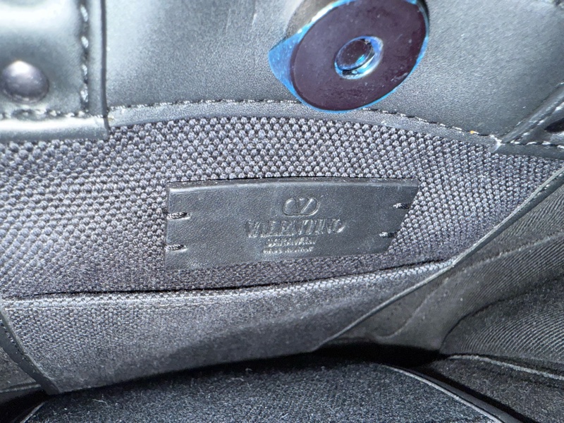 VALENTINO VLTN 字母印花帆布拼牛皮手提/斜背托特包(黑色)-10