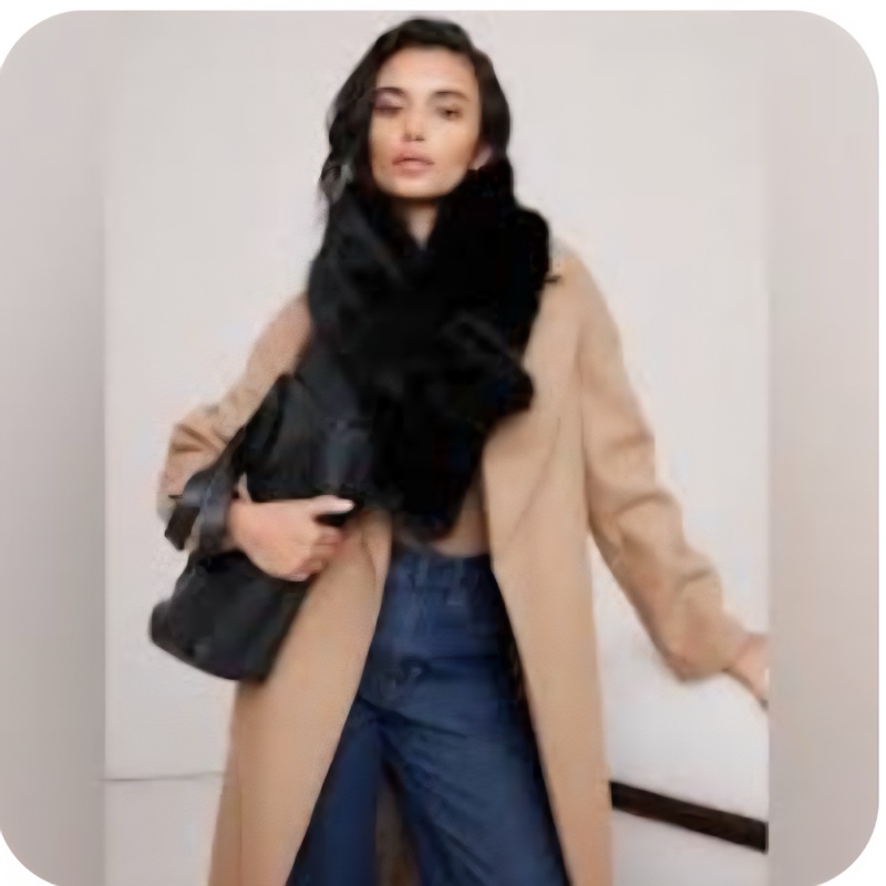 Banana Republic black fury scarf 黑色毛圍巾-1