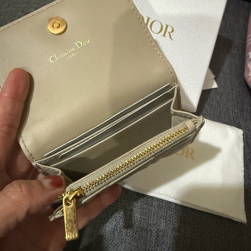 Dior 藤格紋奶茶色經典拉鍊卡包-2