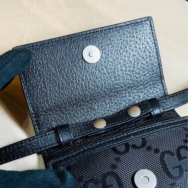 ✨近新閒置 Gucci 古馳 質感黑手機包 斜背包 肩背包-4