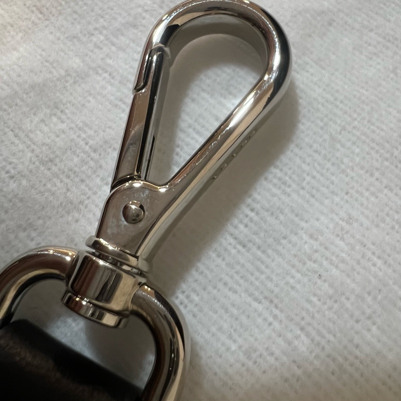 ෆ Prada 機器人徽章手提斜背兩用尼龍水桶包-19