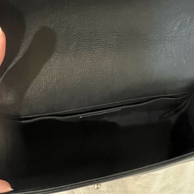 ෆ Chanel boy25黑銀 牛皮-12