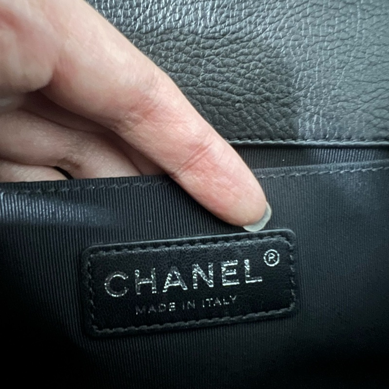 ෆ Chanel boy25黑銀 牛皮-13