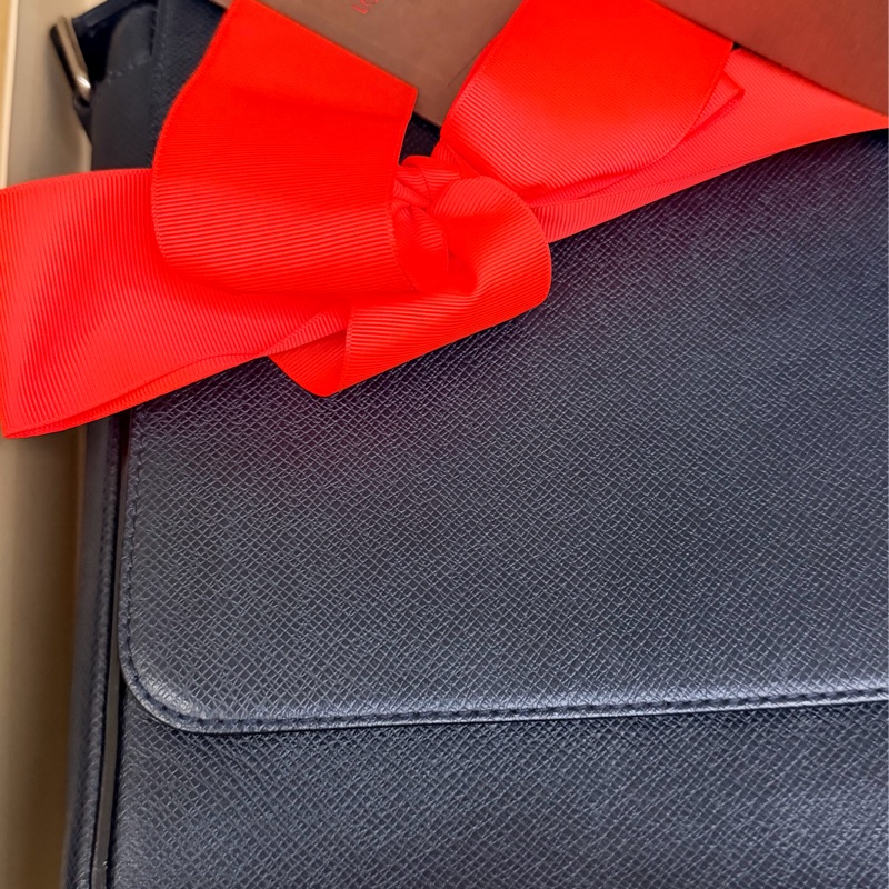 出清特價｜真品LV Taiga Roman GM最大款 男士深海軍藍黑色 郵差包 公事包 電腦包 斜背包 側背包 出差包-7