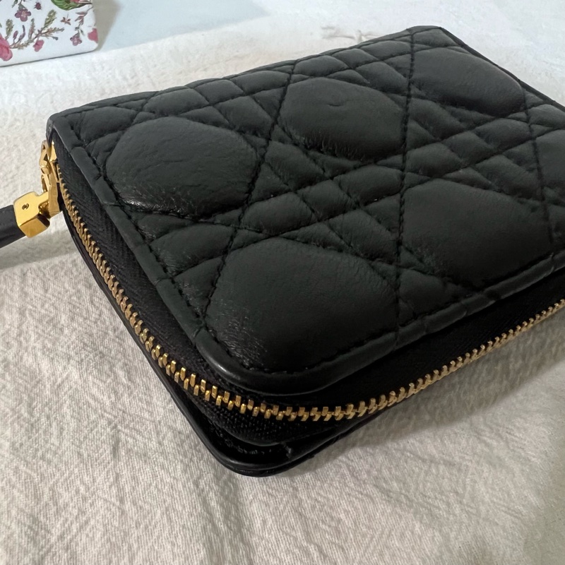 ෆ Dior Caro 羊皮菱格短夾🈶購證-7