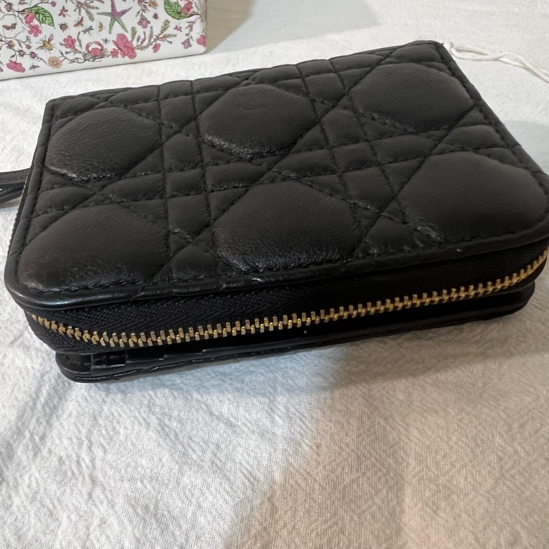 ෆ Dior Caro 羊皮菱格短夾🈶購證-8