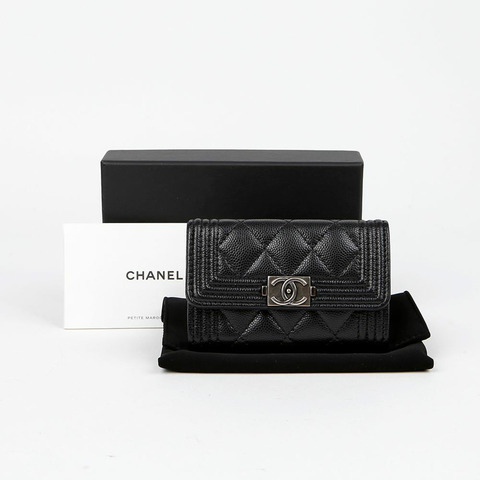 CHANEL 魚子醬皮男孩翻蓋卡包 A80603