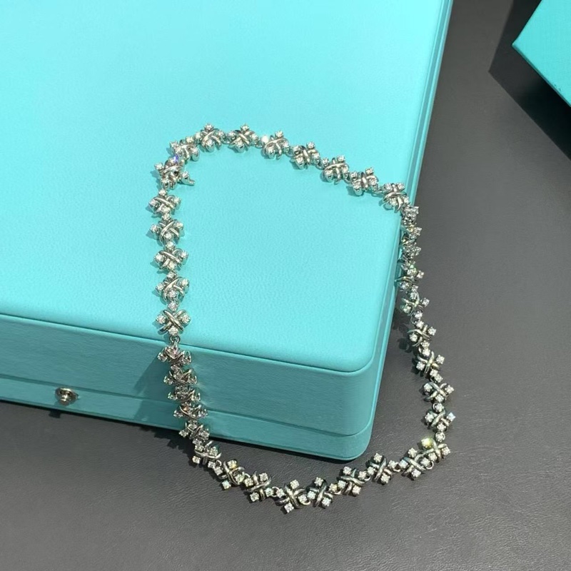 Tiffany Lynn 四十花白金鑲鑽項鍊choker項鍊高級珠寶史隆伯傑設計師系列,2024年購入-2