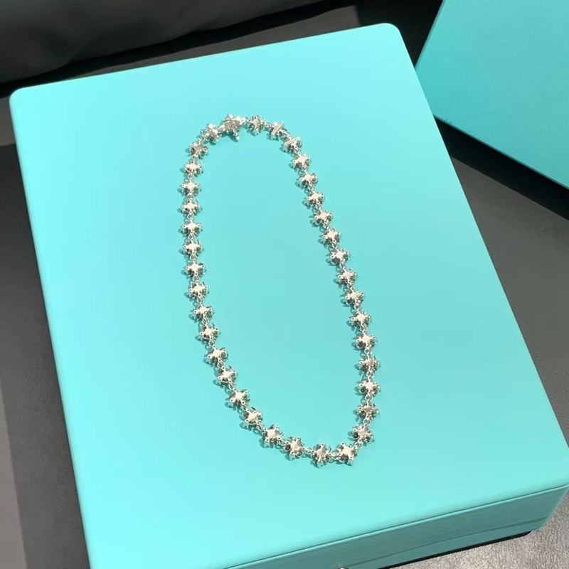 Tiffany Lynn 四十花白金鑲鑽項鍊choker項鍊高級珠寶史隆伯傑設計師系列,2024年購入-3