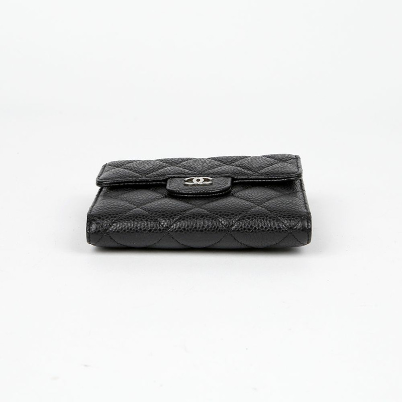 CHANEL Caviar Skin 經典雙折皮夾 AP0231-4