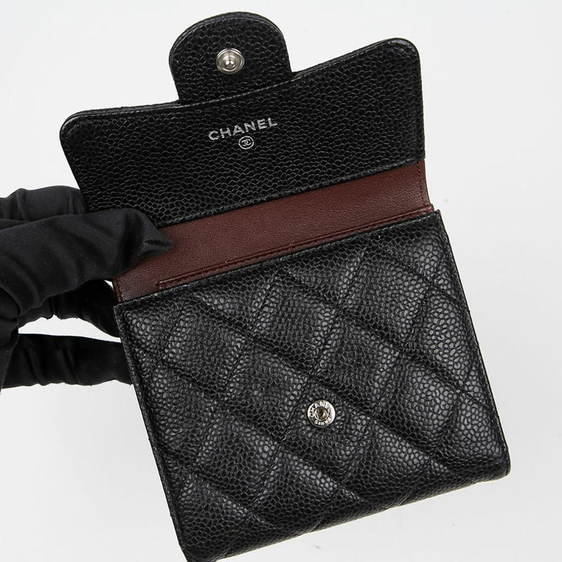 CHANEL Caviar Skin 經典雙折皮夾 AP0231-7
