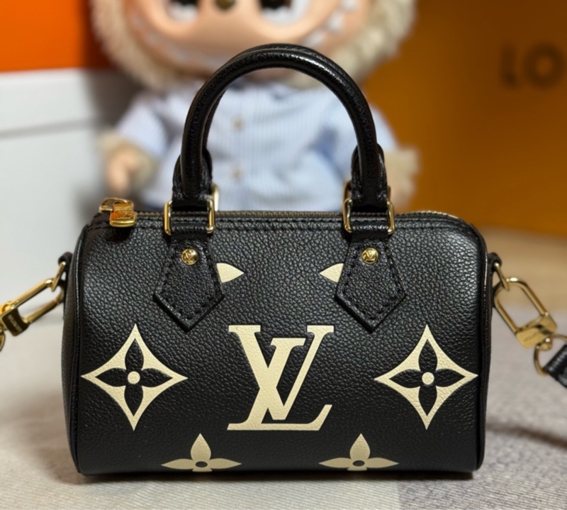 (客訂分兩筆訂單)Lv nano speedy 黑白壓紋 🐼最新晶片款-0