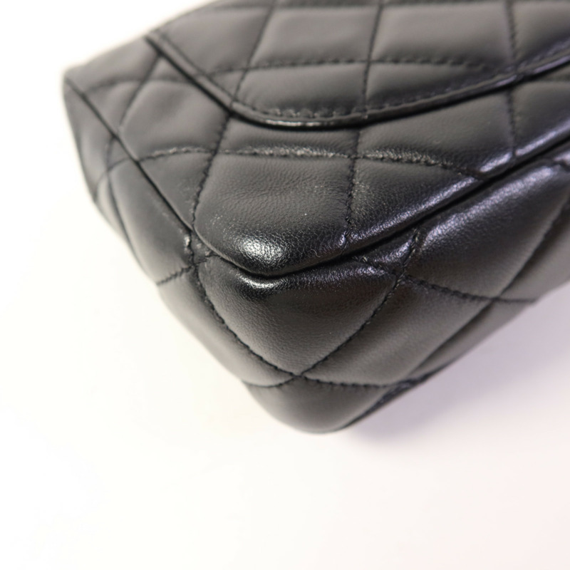 CHANEL 羊皮皮革Mini Flap Bag金扣鏈帶肩背袋-16