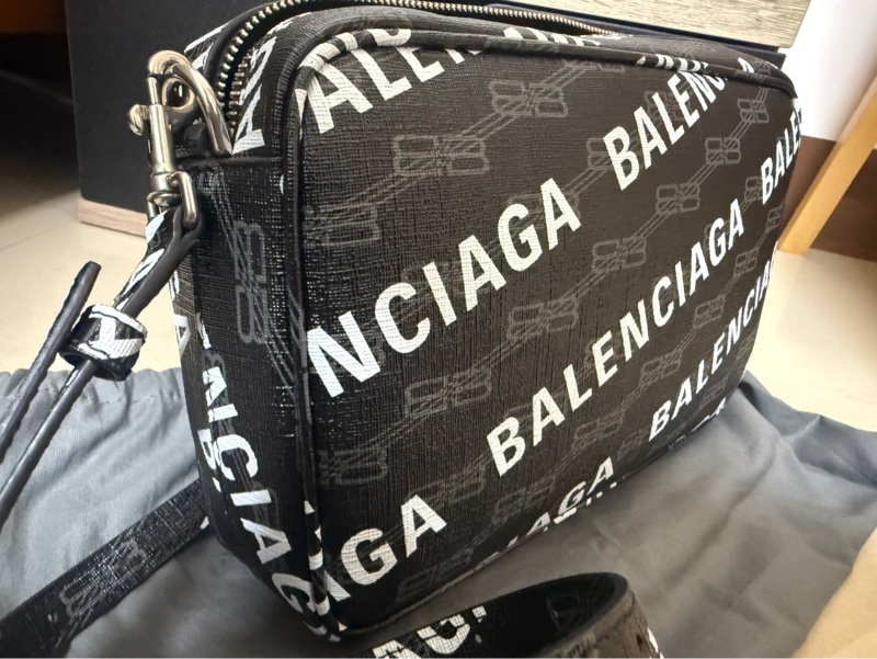 BALENCIAGA巴黎世家相機包-1