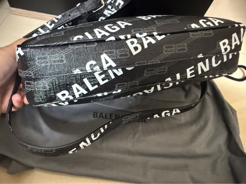 BALENCIAGA巴黎世家相機包-3