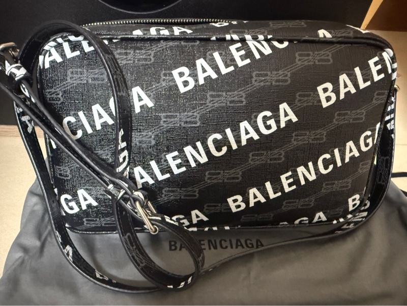 BALENCIAGA巴黎世家相機包-11