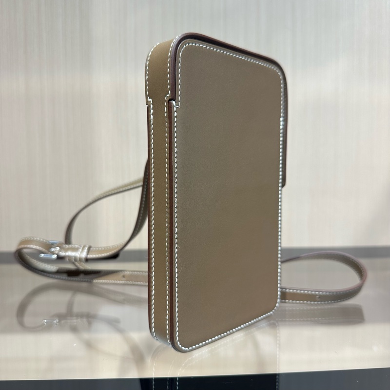 HERMES爱马仕 Hac a box 银扣 Tadelakt小牛皮 手机包-1