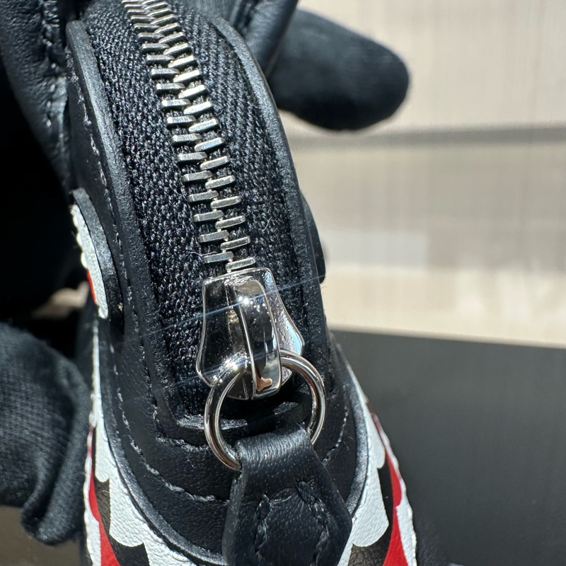 HERMES爱马仕 Bolide Shark 镀钯金属质感 Swift小牛皮 保龄球包包挂饰包周边-6