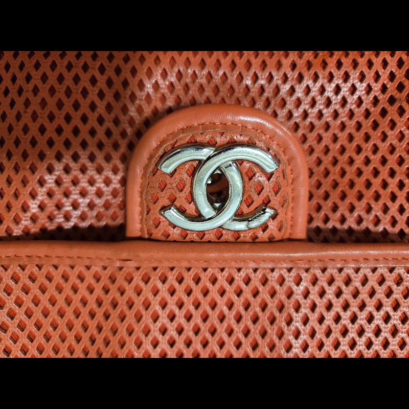 chanel肩背斜背兩用鏈條包-7