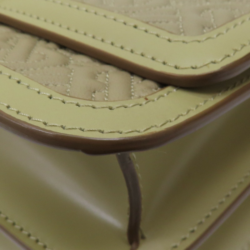 米色 皮革 TB 立體壓紋 鍊釦 肩背包 【フェンディ】-8