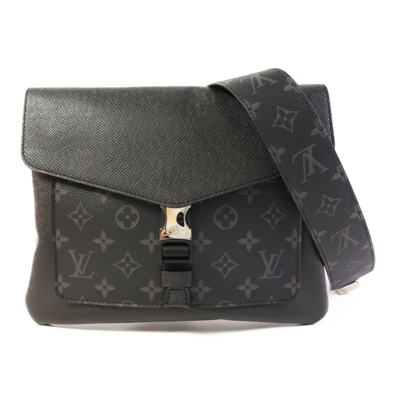 LOUIS VUITTON Taigarama Outdoor Flap Messenger銀扣肩背袋-0