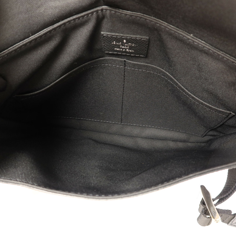 LOUIS VUITTON Taigarama Outdoor Flap Messenger銀扣肩背袋-5