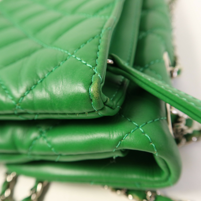 CHANEL 羊皮皮革Chain Shoulder Bag銀扣鏈帶肩背袋-17