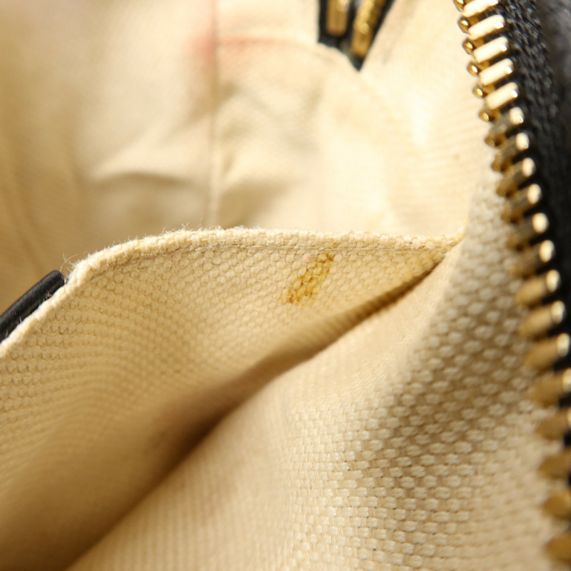 GUCCI 牛皮皮革Soho Disco金扣肩背袋-17