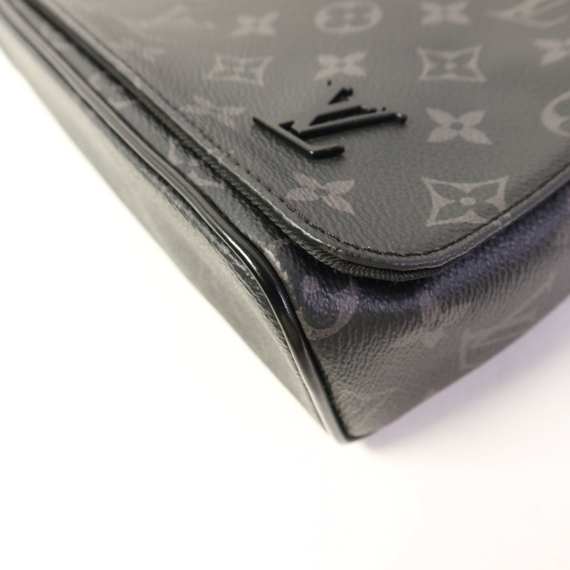 LOUIS VUITTON Monogram Eclipse District PM銀扣肩背袋-12
