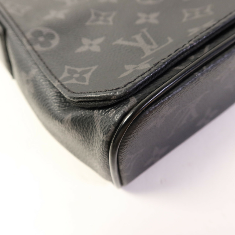 LOUIS VUITTON Monogram Eclipse District PM銀扣肩背袋-13