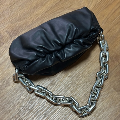 「原價14萬」Bottega Veneta BV 雲朵鏈條包 chain pouch