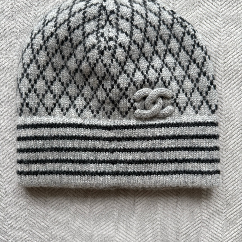 香奈兒Chanel 菱格紋Logo毛帽-1