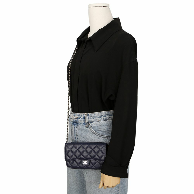 CHANEL Caviar Skin 手機支架鏈條斜背包 AP2096-7