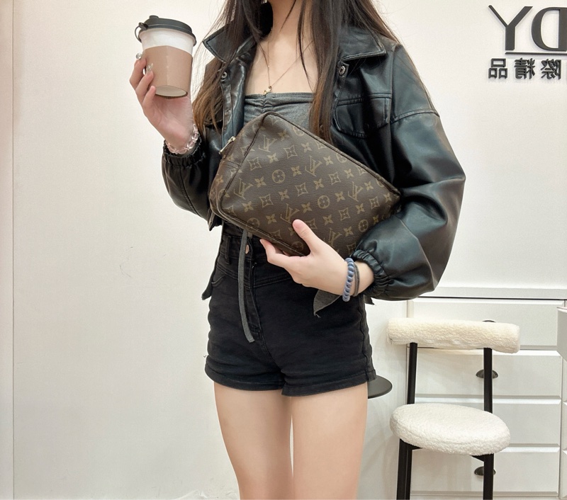 Louis Vuitton 經典化妝包-17