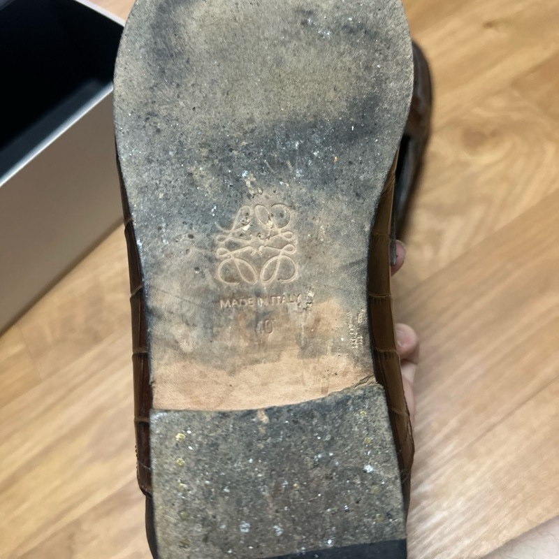 「原價36000」Loewe Anagram 兩穿壓紋樂福拖鞋-12