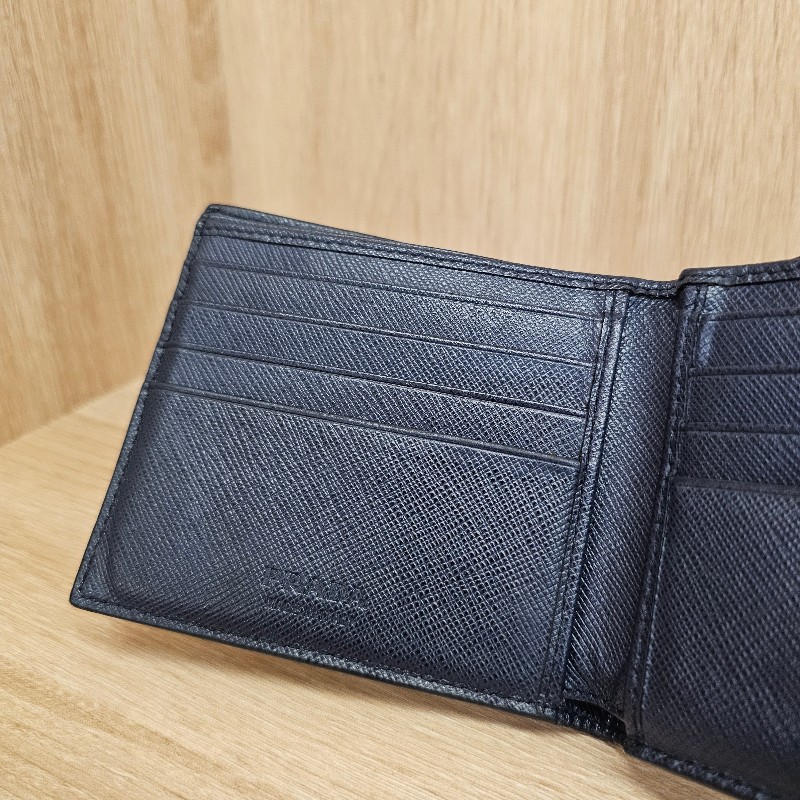 [福利出清❣️] Prada深藍牛皮橘三角Logo短夾-11