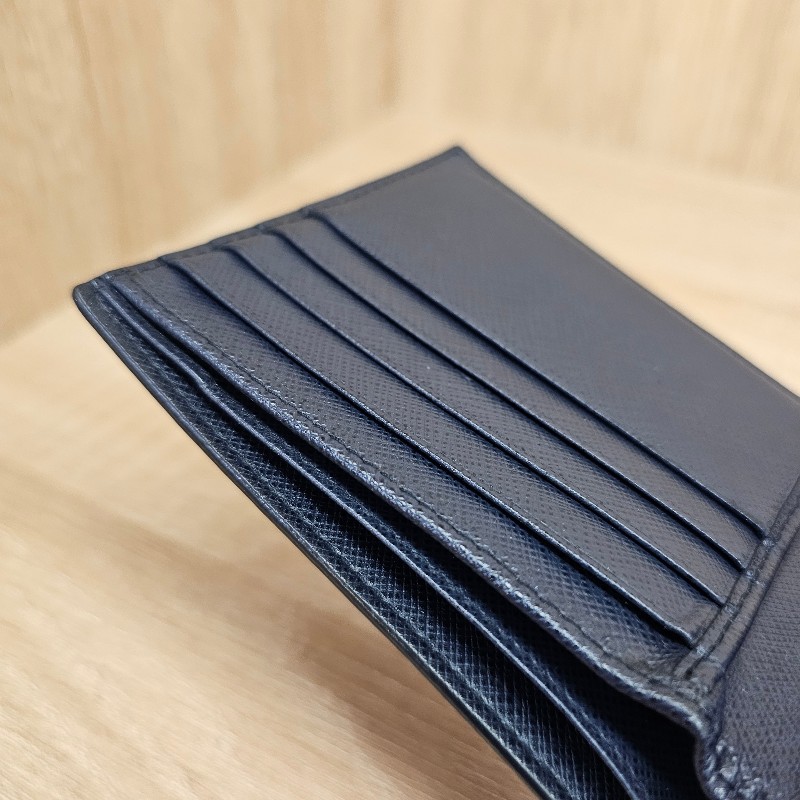 [福利出清❣️] Prada深藍牛皮橘三角Logo短夾-16