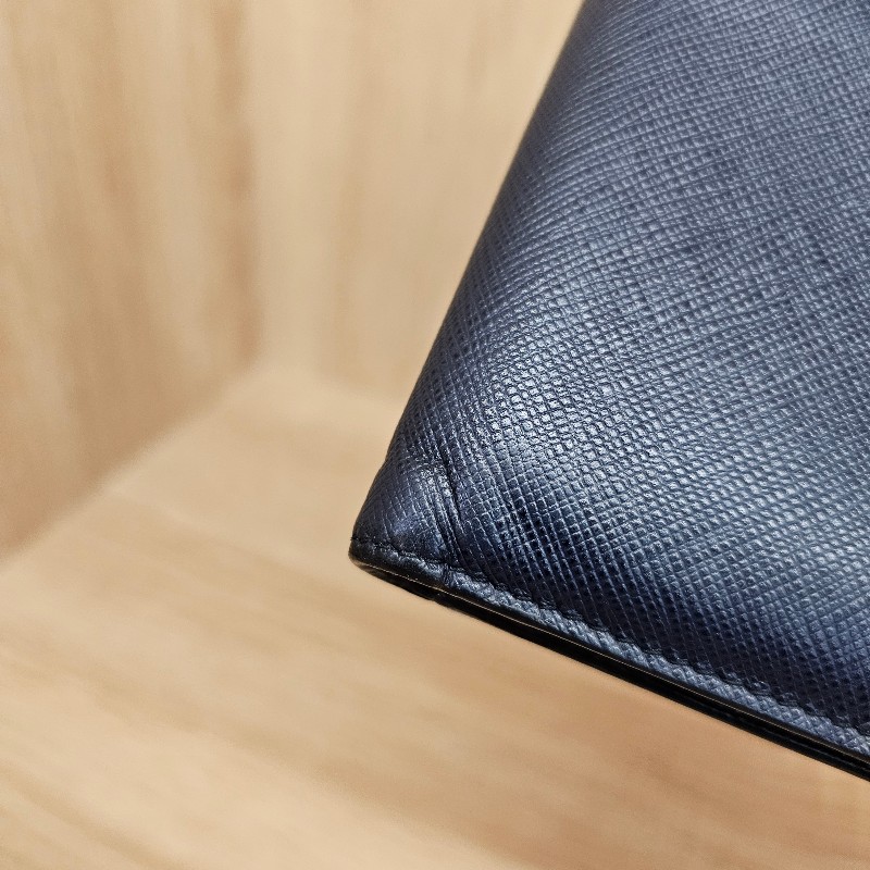 [福利出清❣️] Prada深藍牛皮橘三角Logo短夾-21