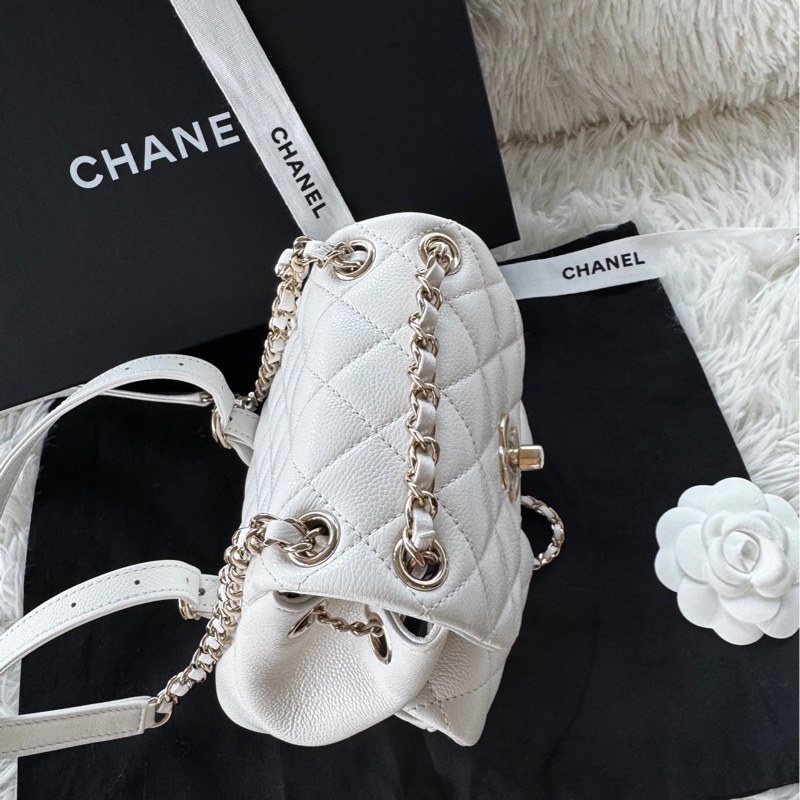 【配件:防塵袋 💕】Chanel 25P duma 小號 青蛙包 雙肩包 背包 白金 白色 金扣 荔枝牛皮-4