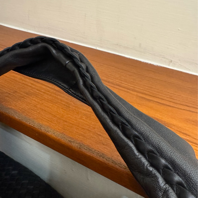 BV黑色編織和尚包大款-40