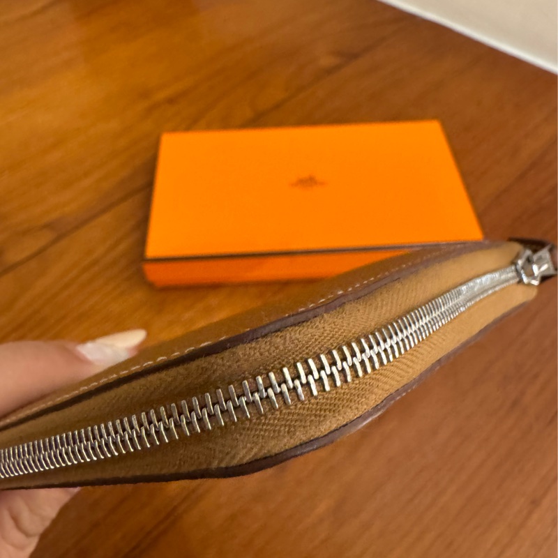 Hermes金棕色內花草圖絲巾長夾-12