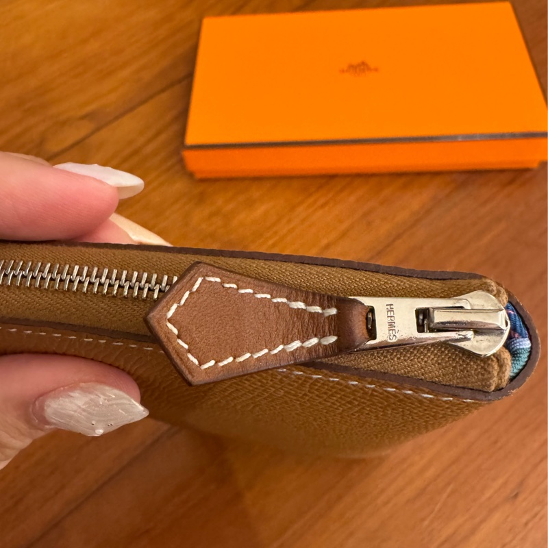 Hermes金棕色內花草圖絲巾長夾-14