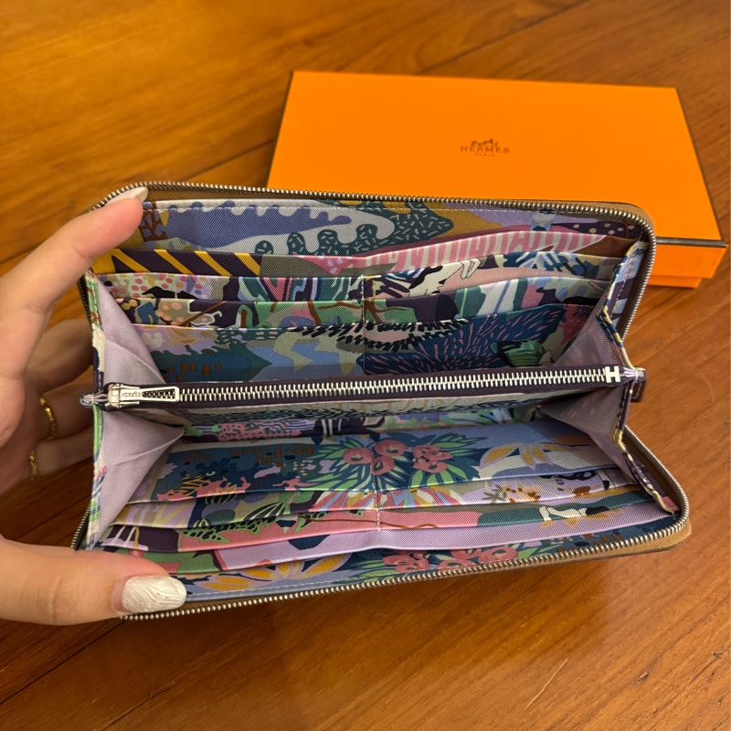 Hermes金棕色內花草圖絲巾長夾-17